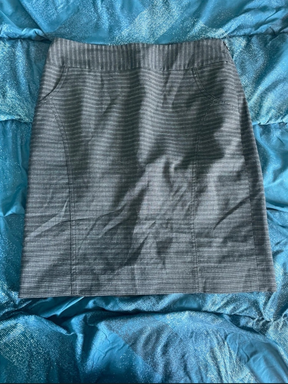 Ann Taylor LOFT Gray Pinstripe Women's Skirt Size 2